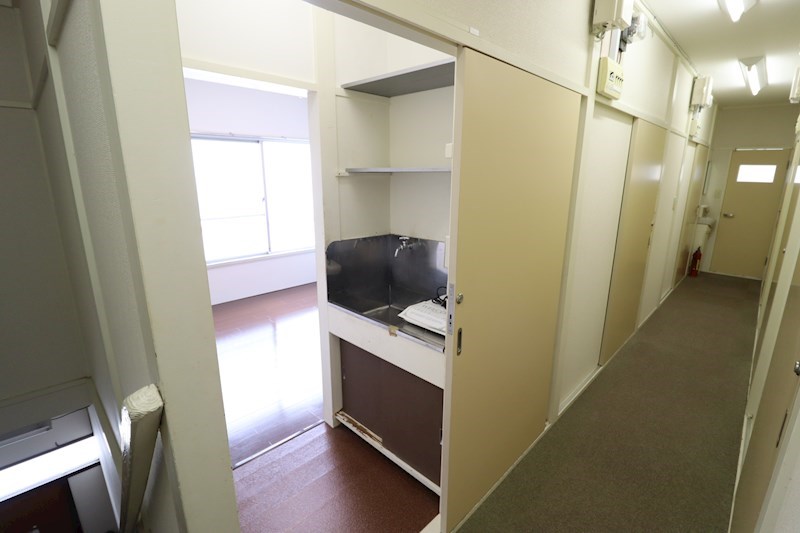 家入荘 玄関