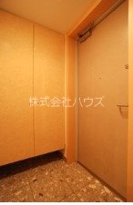 エスティメゾン白金台 玄関