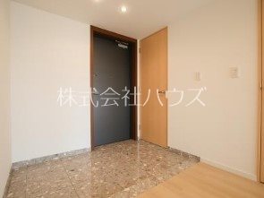 エスティメゾン白金台 玄関