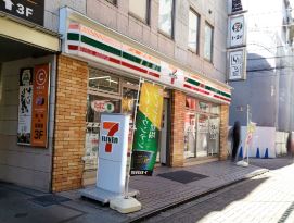 スカイコート三田慶大前 コンビニ